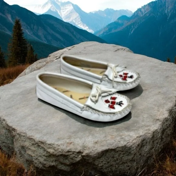 White Leather Minnetonka Thunderbird Moccasins - Picture 1 of 8